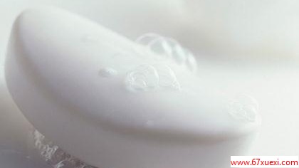 小技巧摆脱换季干燥肌                    www.67xuexi.com