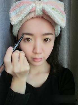 眉毛化妆